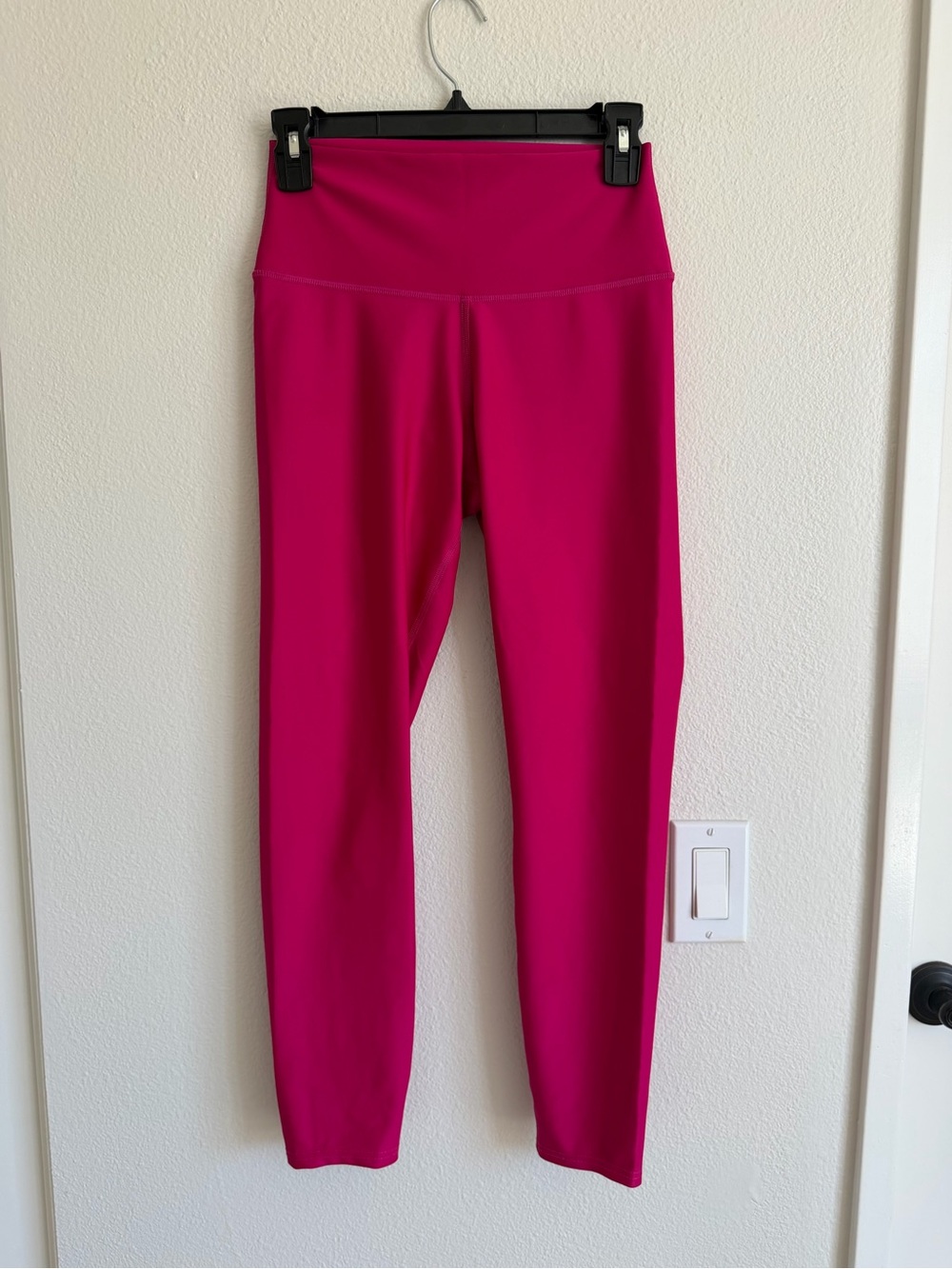 ALO Yoga High-Waist Leggings in Bright Pink